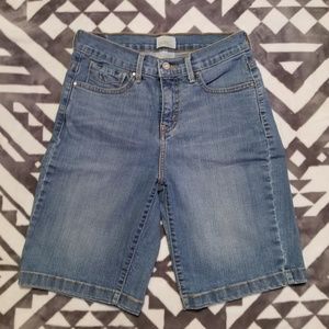 Levi's 518 perfectly Slimming womens shorts size 8
